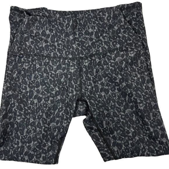 reebok HIGH RISE BLACK & GRAY ANIMAL PRINT LEGGINGS - Picture 3 of 5